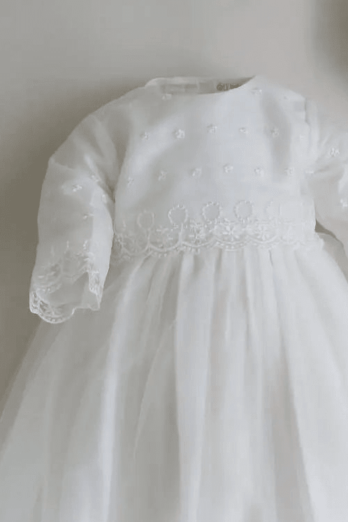 Sådan vælger du den perfekte dåbskjole til din baby i Danmark | Den komplette købsguid - Oli Prik Copenhagen